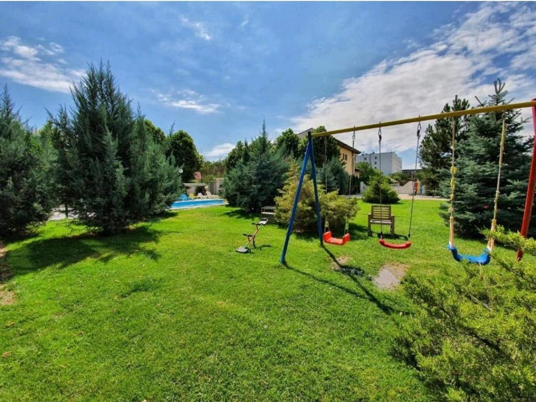 Tranzzit Airport Apartment II Otopeni Dış mekan fotoğraf